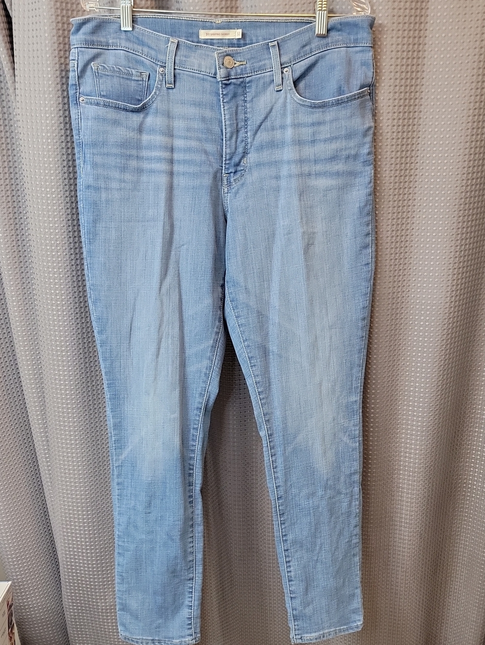 Levi's 311 Shaping Skinny Size 32